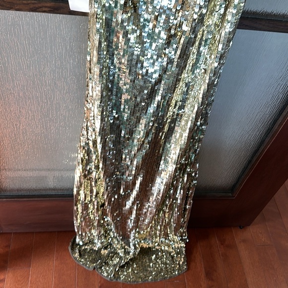 Mac Duggal EMBELLISHED CAP SLEEVE COWL NECK TRUMPET GOWN size 14 Sold out $598 - Picture 14 of 14
